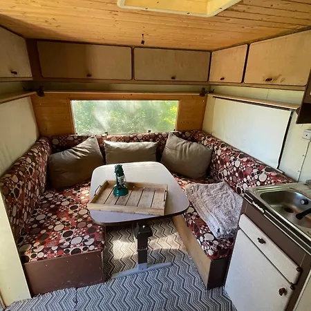 Wolfsden Vlci Doupe - Karavan V Prirode 营地