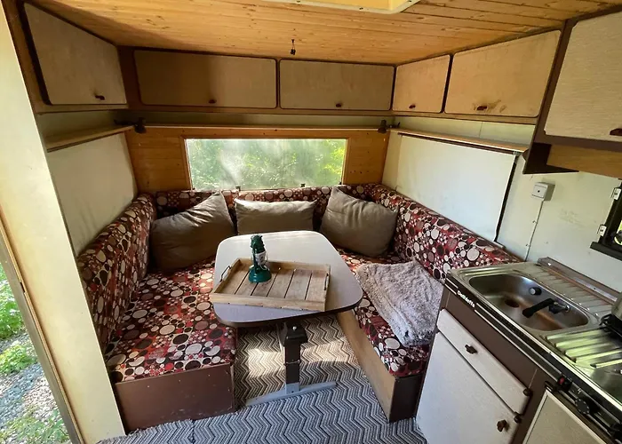 Wolfsden Vlci Doupe - Karavan V Prirode Camping